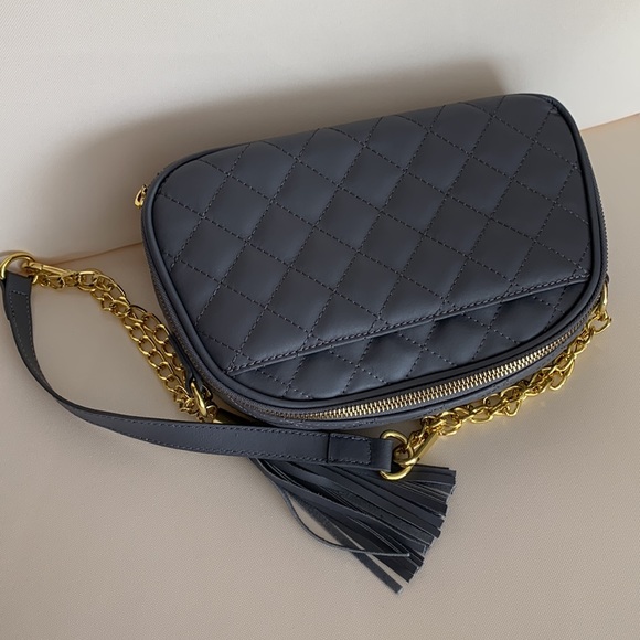 Inside label: 100% Leather, 100% Polyester, Made in China - Picture 2 of 16